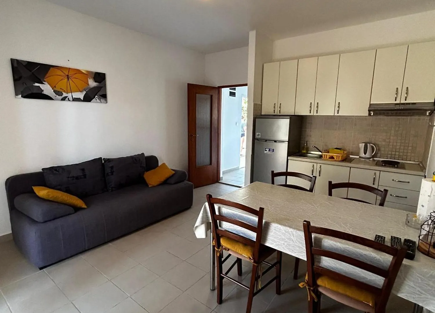 Cudina Beach Apartmens Pakoštane アパート